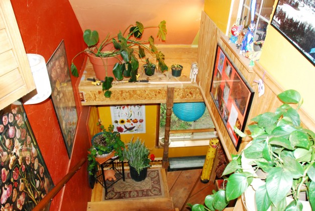 9 (Large)